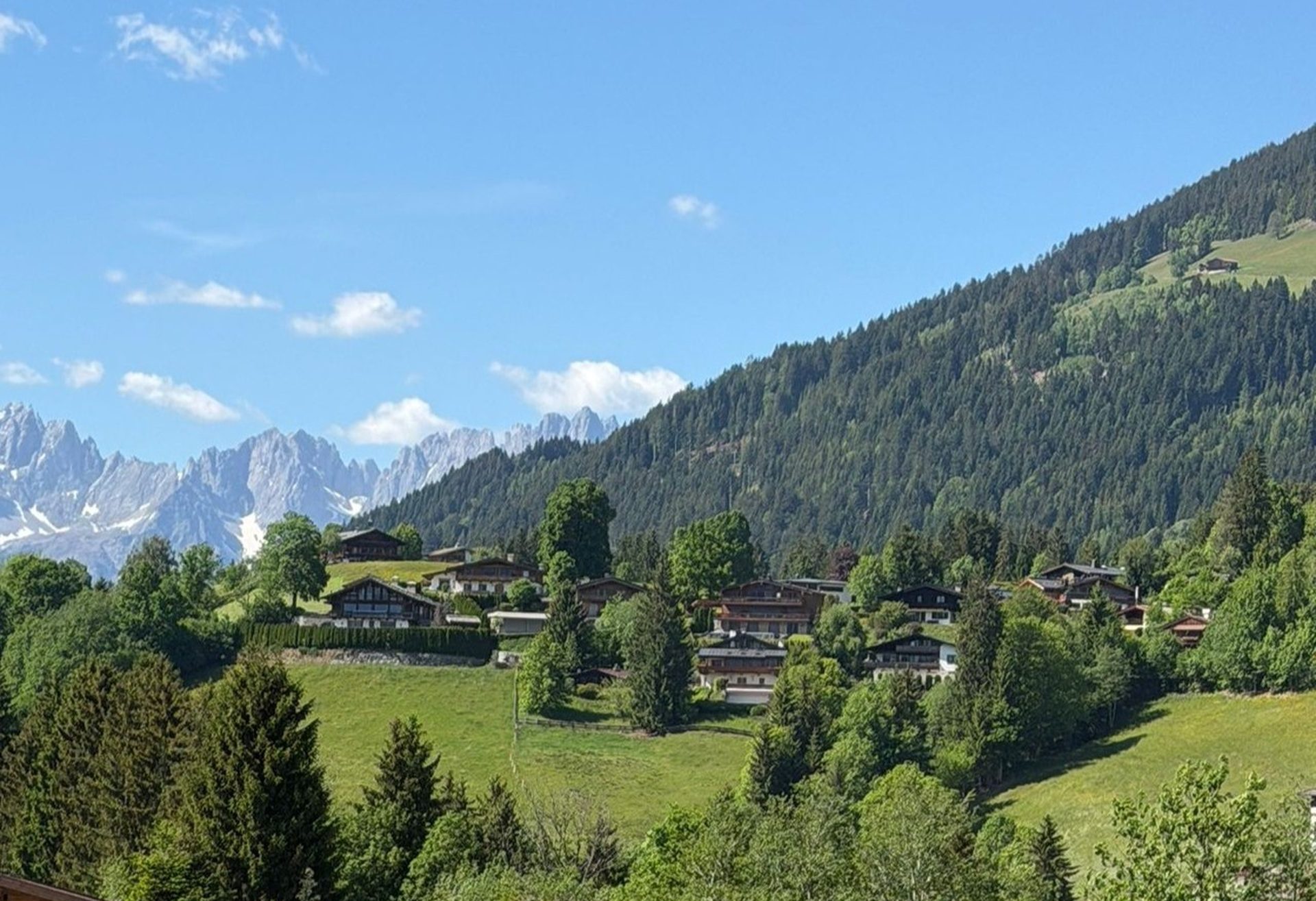 Kitzbühel | Premium-Freizeitwohnsitz mit Streifblick und Golfplatz vor der Tür