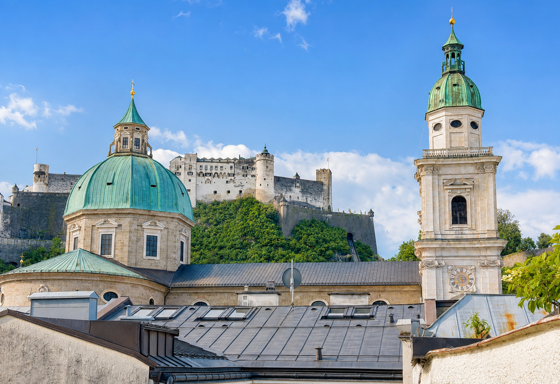 Sanierungsbedürftige Dachgeschosswohnung über den Dächern der Salzburger Altstadt